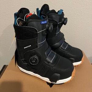 NIB Women's Burton Felix Step On® Soft Snowboard Boots Size 7.5 Color Black